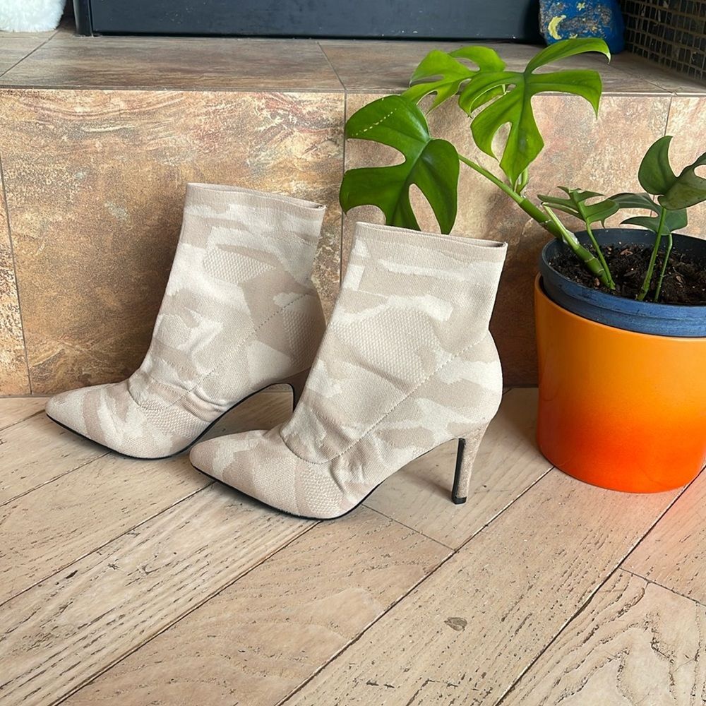 Mia Ankle Boots Women Size 7.5 McKinney Camouflage Sock beige Boots - Picture 5 of 16